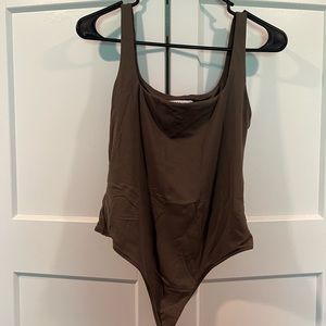 Aritzia babaton body suit size large